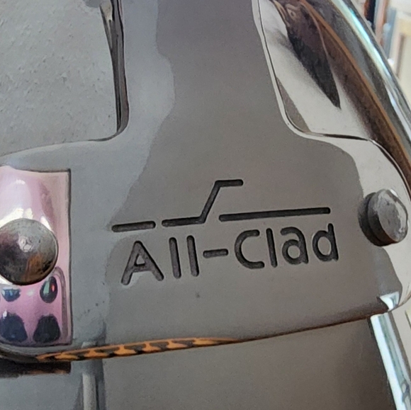 All-Clad tea kettle, stainless steel 2 qt - NEW! - Picture 5 of 8